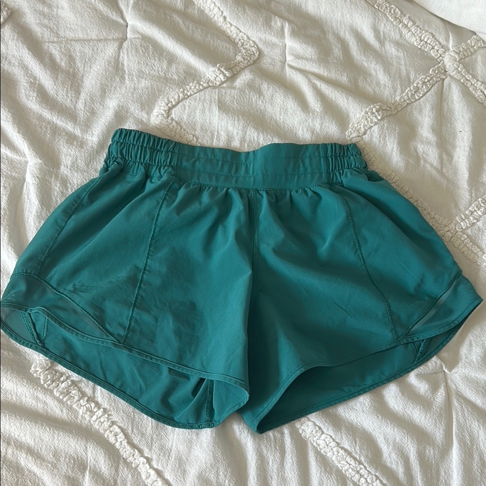 Lululemon hotty hot shorts 4 inch